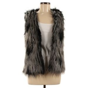 H & M Divided Faux fur vest Size 4